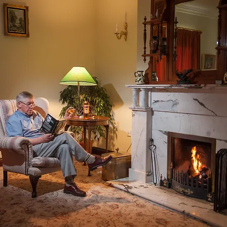 לינה וארוחת בוקר Fort House