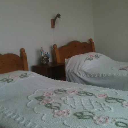 לינה וארוחת בוקר Fort House